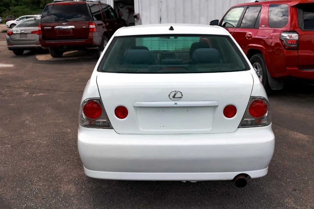 2001 Lexus IS 1st Gen - Image 9 of 21