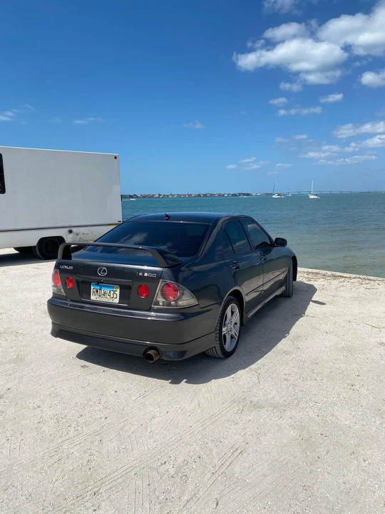 2001 Lexus IS 1st Gen - Image 15 of 31