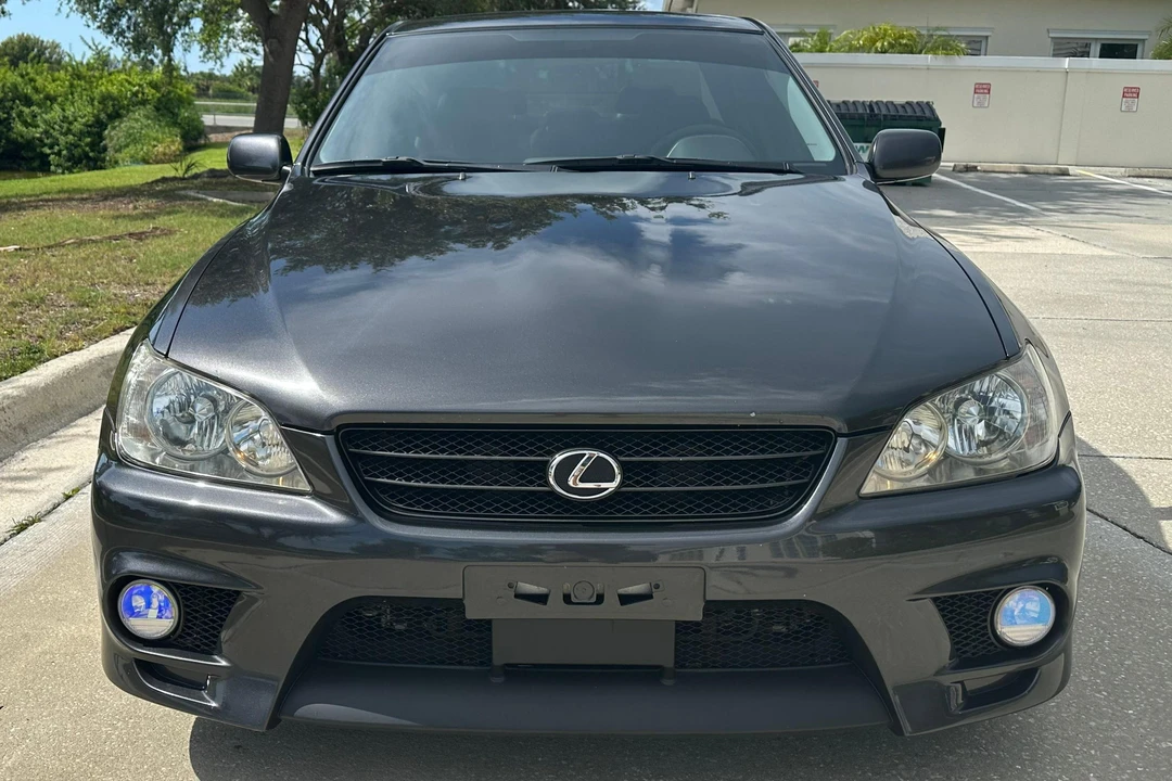 2001 Lexus IS 1st Gen - Image 2 of 31