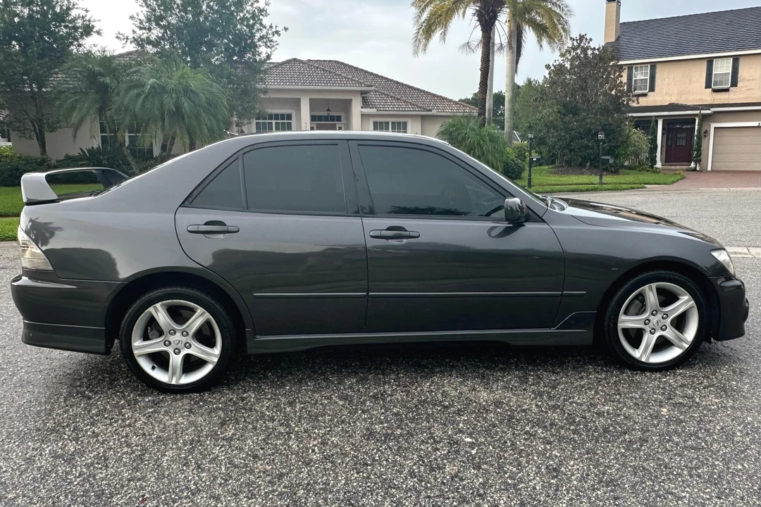 2001 Lexus IS 1st Gen - Image 3 of 31