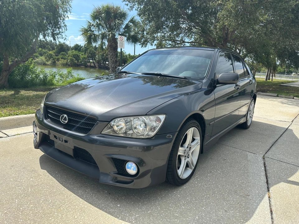 2001 Lexus IS 1st Gen - Image 9 of 31