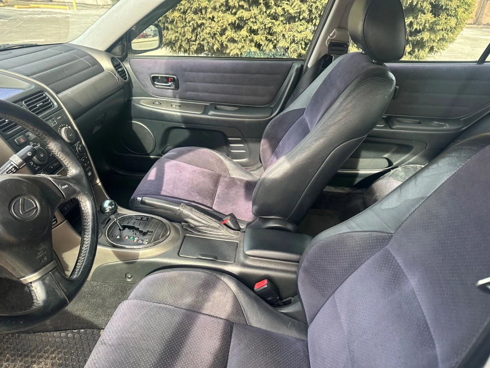 2001 Lexus IS 1st Gen - Image 20 of 25