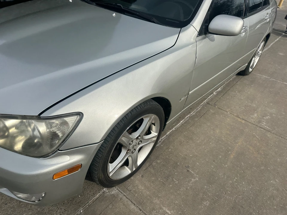 2001 Lexus IS 1st Gen - Image 11 of 25