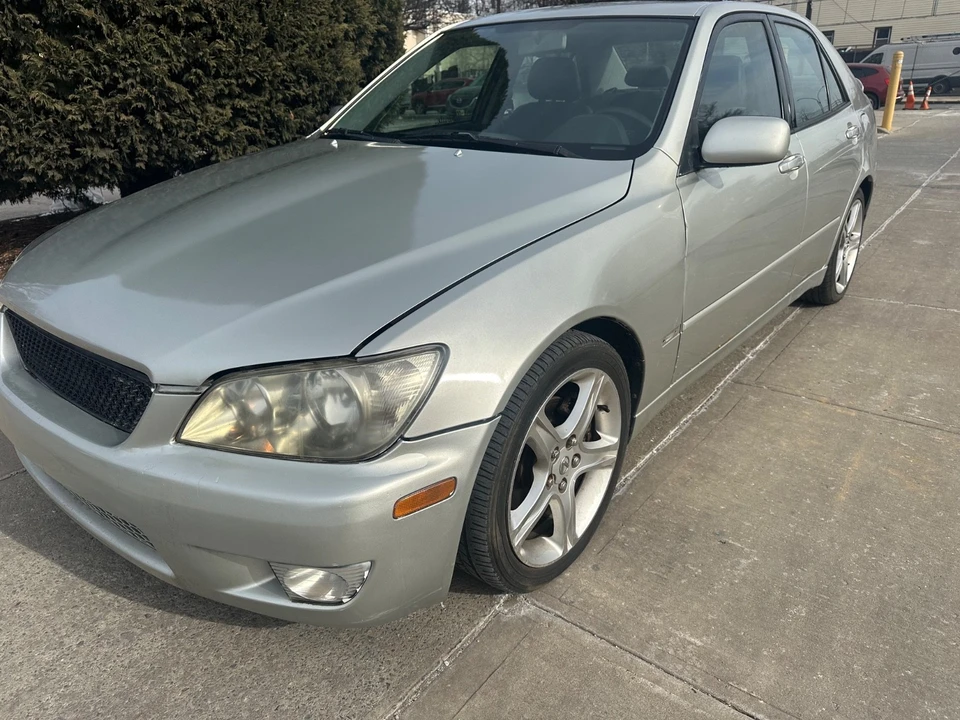 2001 Lexus IS 1st Gen - Image 2 of 25