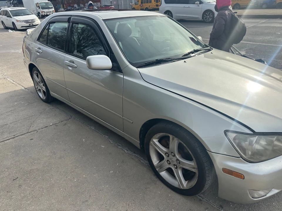2001 Lexus IS 1st Gen - Image 9 of 25