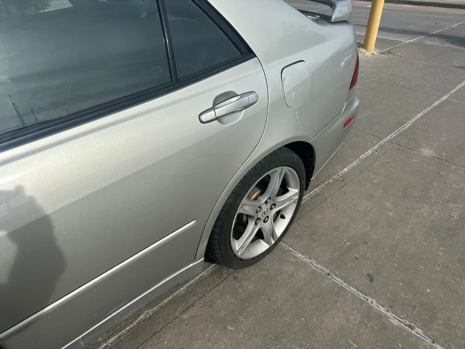 2001 Lexus IS 1st Gen - Image 12 of 25