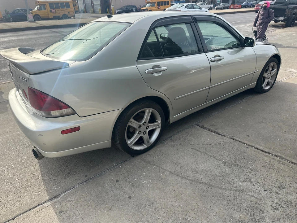2001 Lexus IS 1st Gen - Image 8 of 25