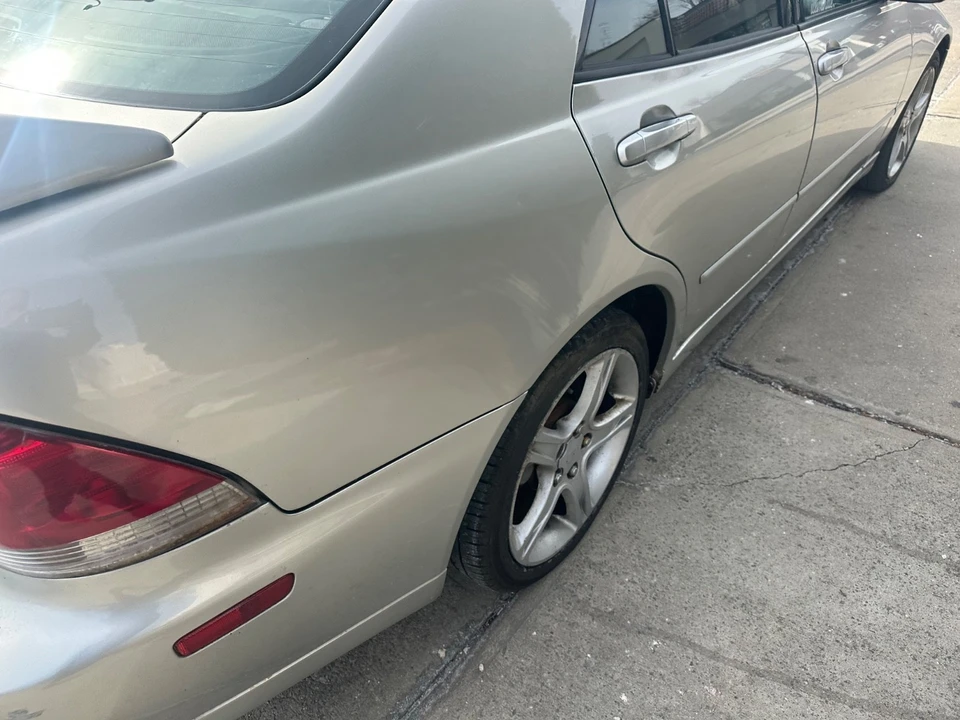 2001 Lexus IS 1st Gen - Image 13 of 25