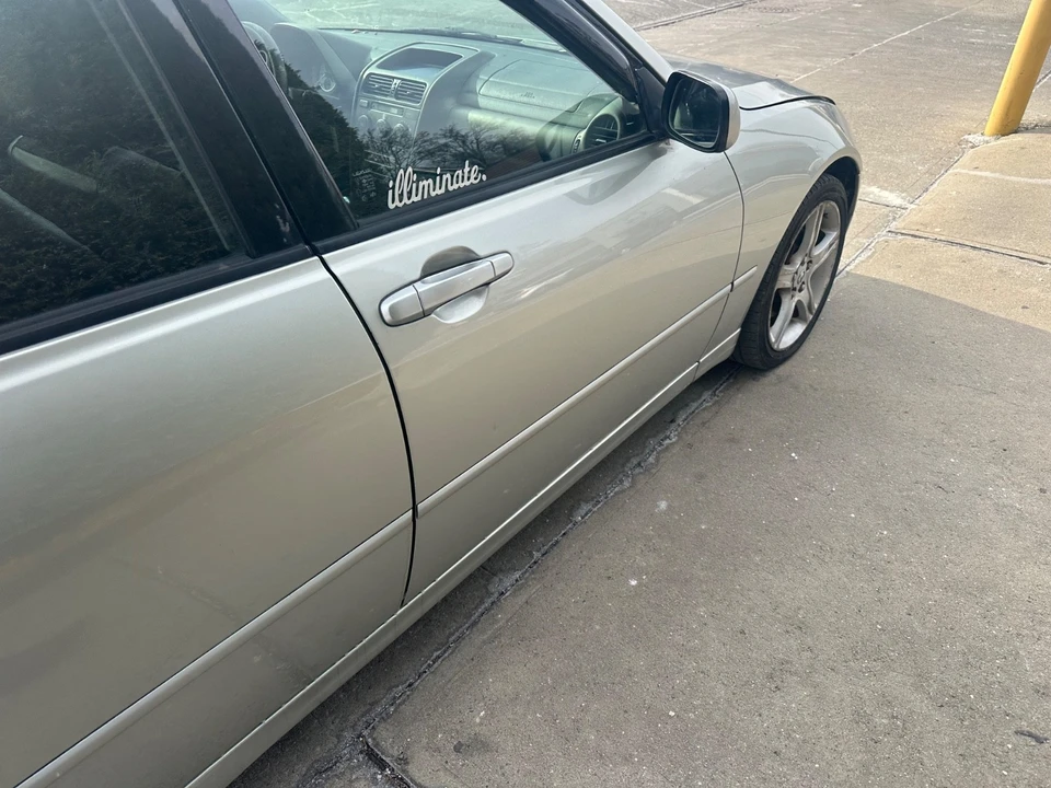 2001 Lexus IS 1st Gen - Image 14 of 25