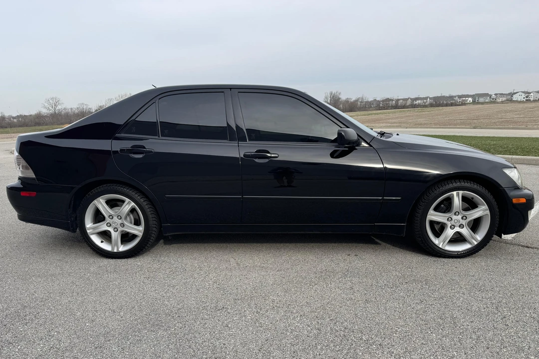2001 Lexus IS 1st Gen - Image 3 of 31
