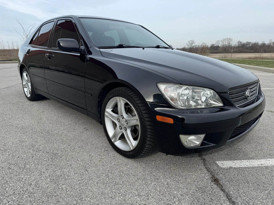 2001 Lexus IS 1st Gen - Image 9 of 31