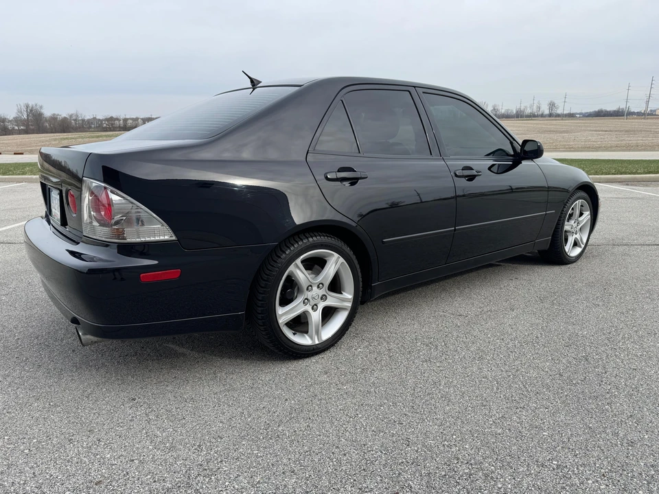 2001 Lexus IS 1st Gen - Image 8 of 31