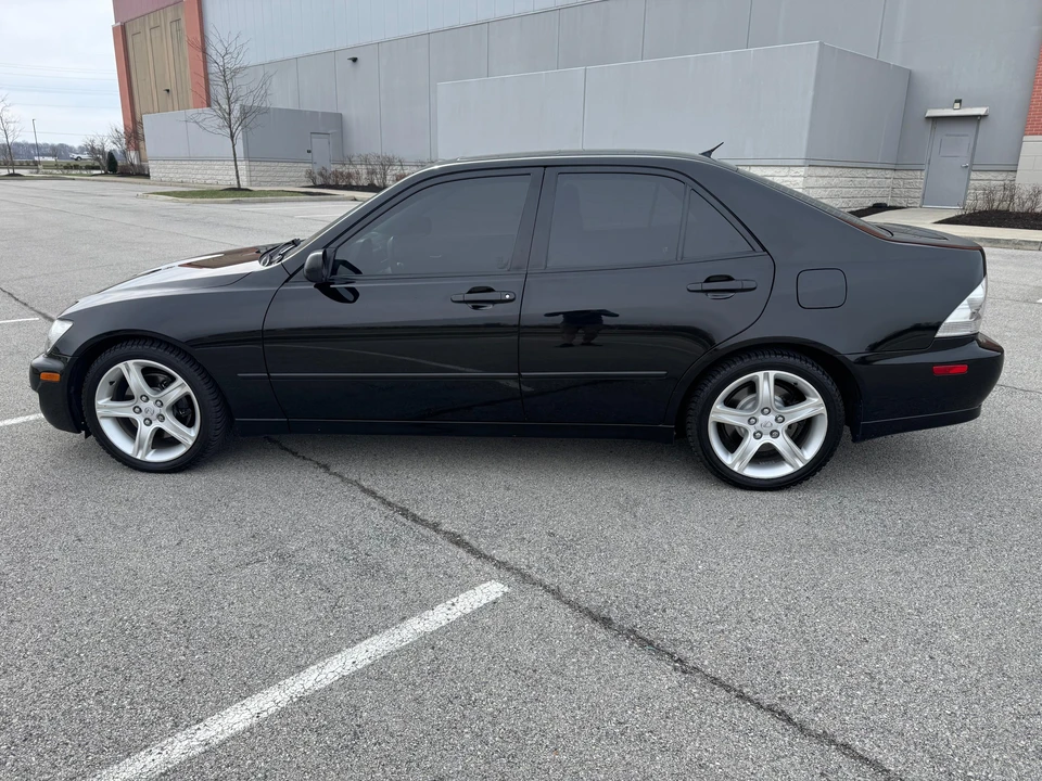 2001 Lexus IS 1st Gen - Image 7 of 31