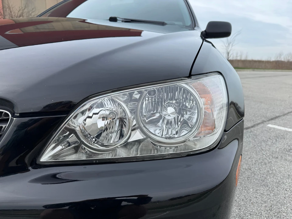 2001 Lexus IS 1st Gen - Image 12 of 31