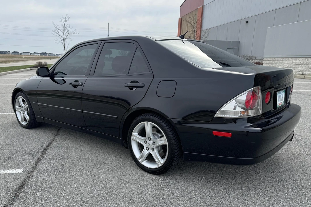 2001 Lexus IS 1st Gen - Image 4 of 31