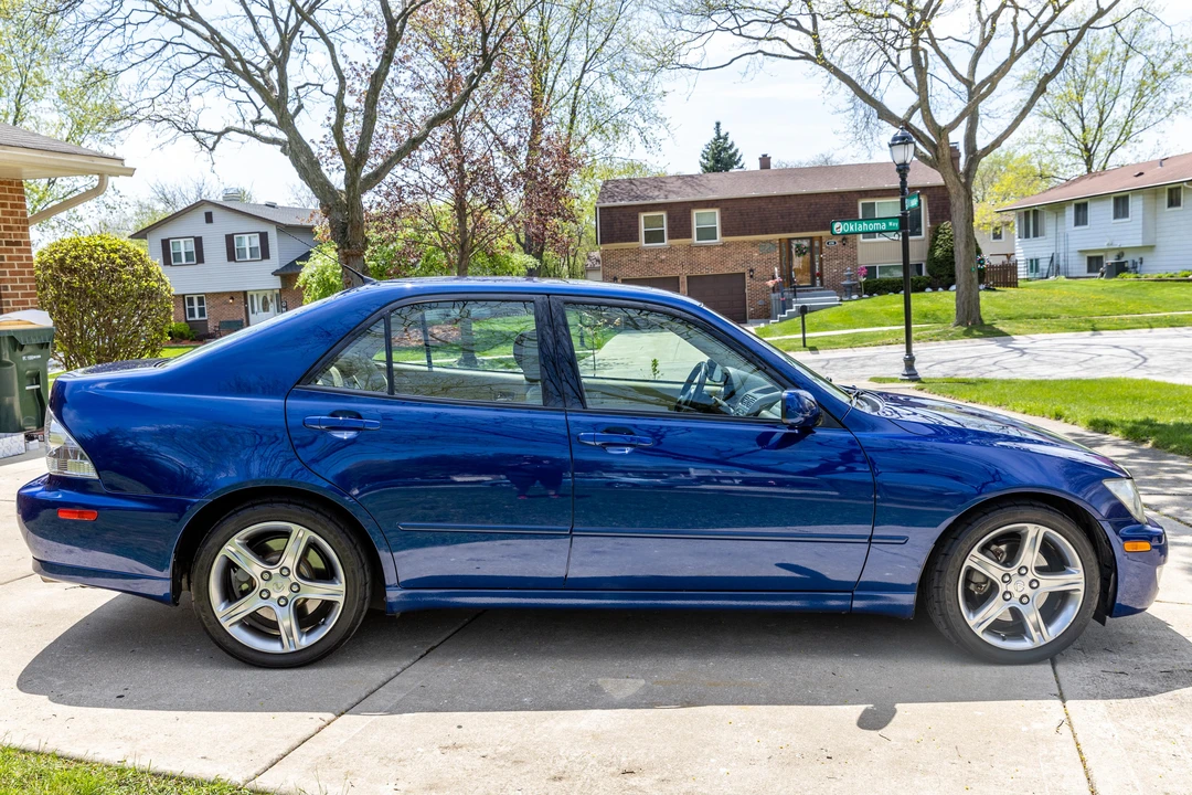2001 Lexus IS 1st Gen - Image 14 of 31
