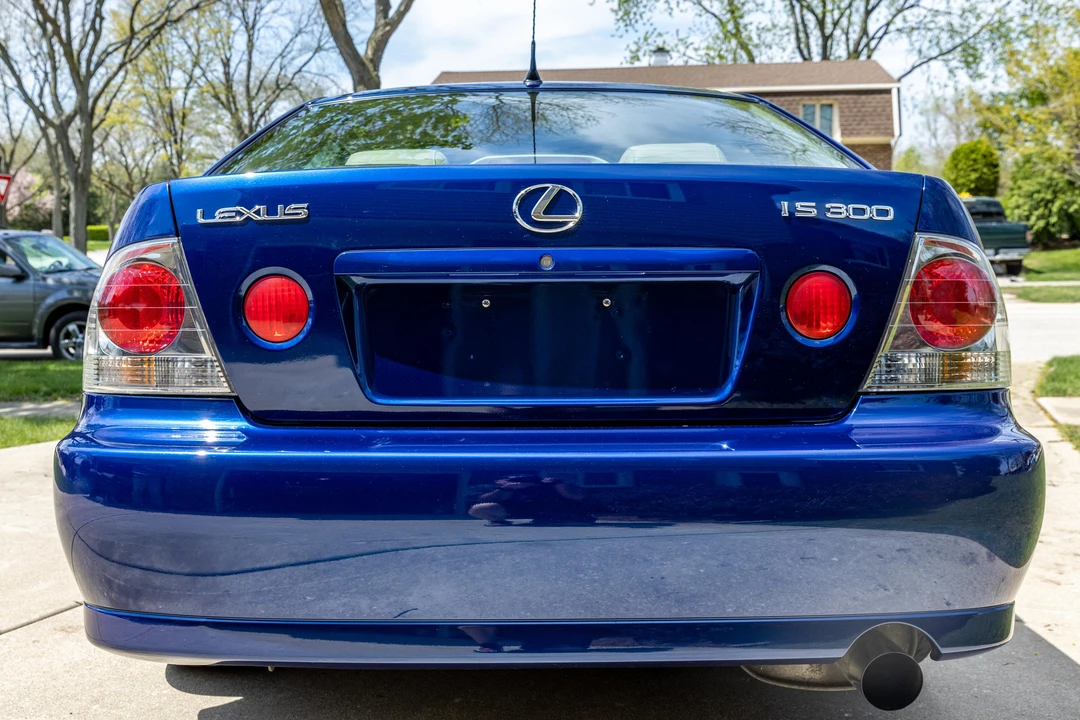 2001 Lexus IS 1st Gen - Image 12 of 31