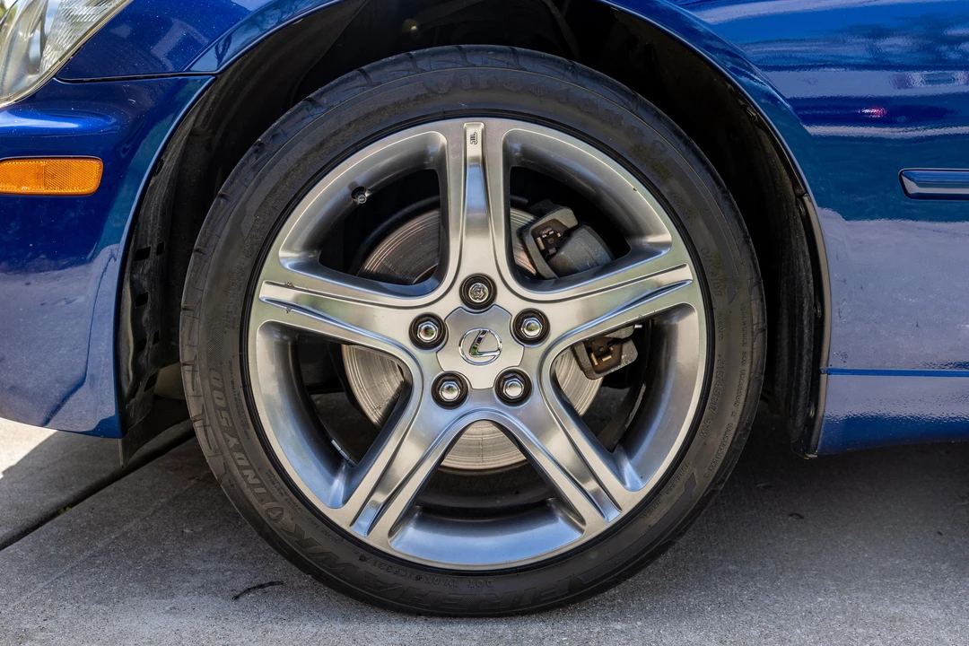 2001 Lexus IS 1st Gen - Image 23 of 31