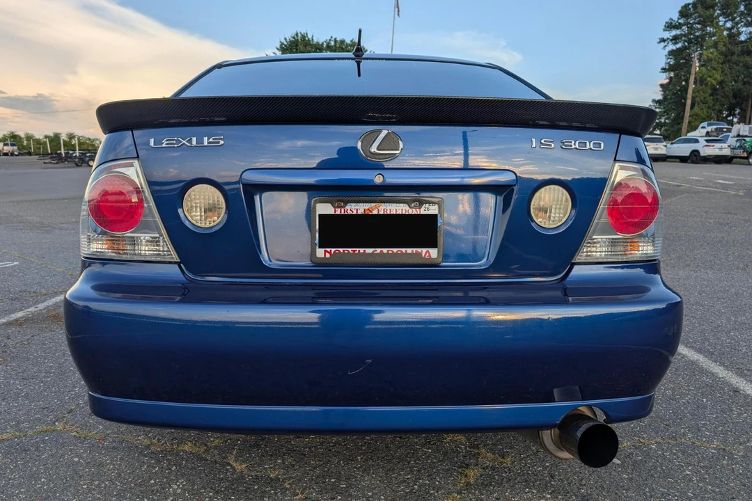 2001 Lexus IS 1st Gen - Image 5 of 31