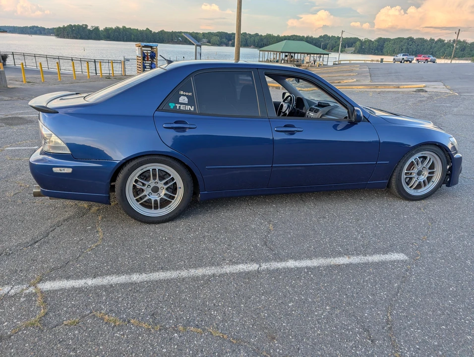 2001 Lexus IS 1st Gen - Image 15 of 31
