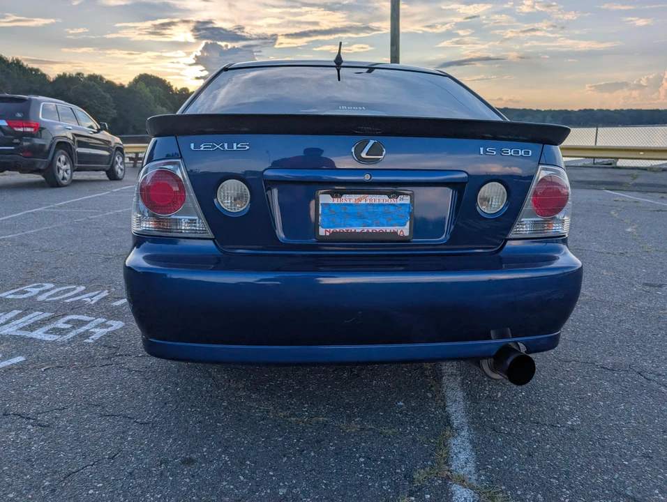 2001 Lexus IS 1st Gen - Image 12 of 31