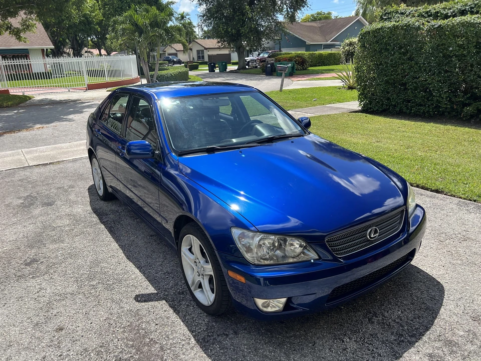 2001 Lexus IS 1st Gen - Image 14 of 30