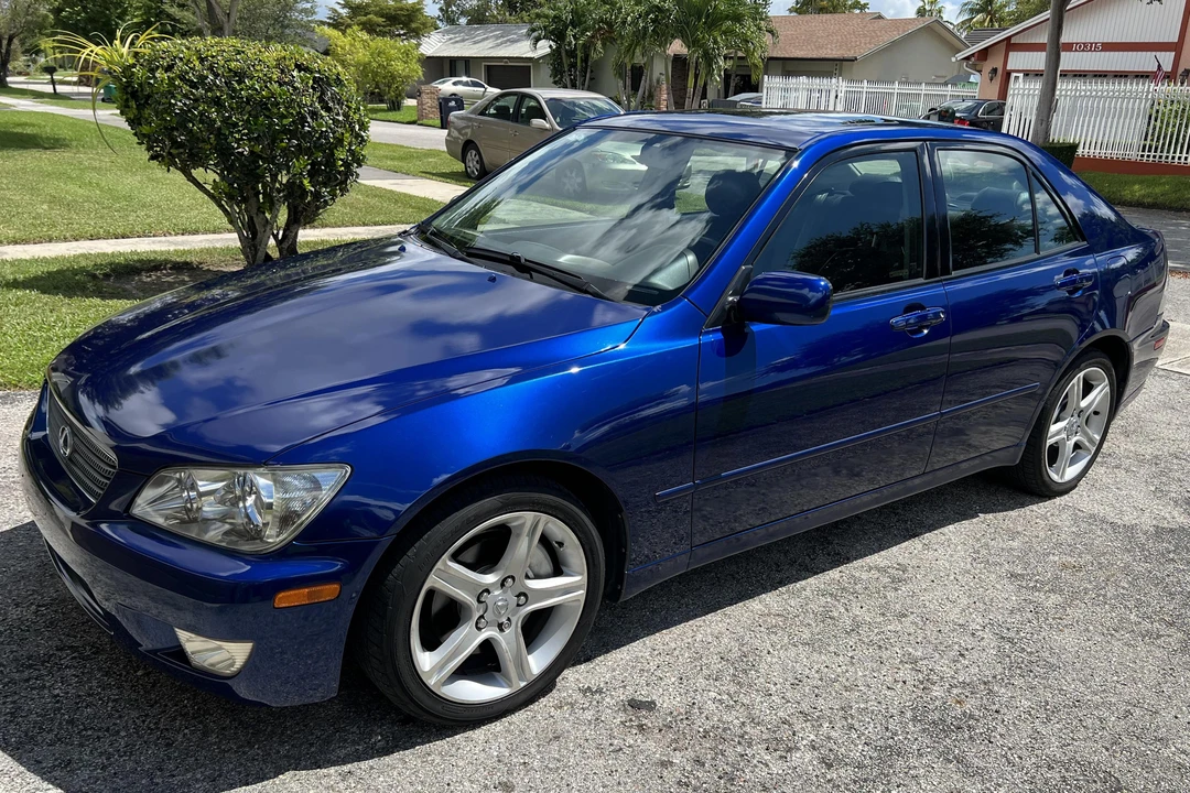 2001 Lexus IS 1st Gen - Image 3 of 30