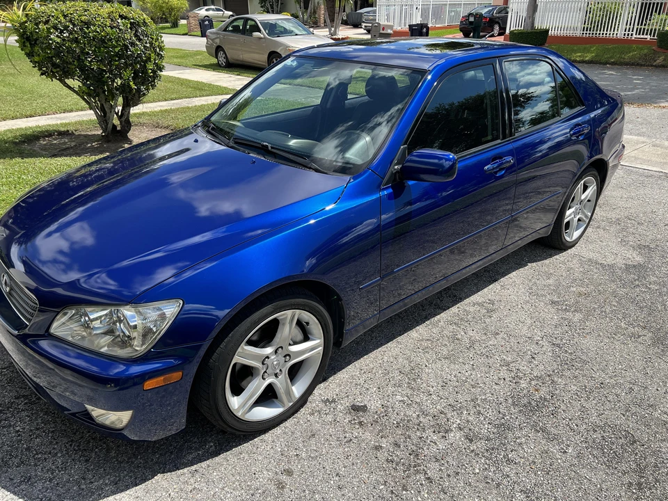 2001 Lexus IS 1st Gen - Image 8 of 30