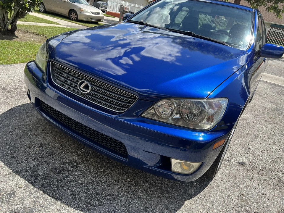 2001 Lexus IS 1st Gen - Image 18 of 30