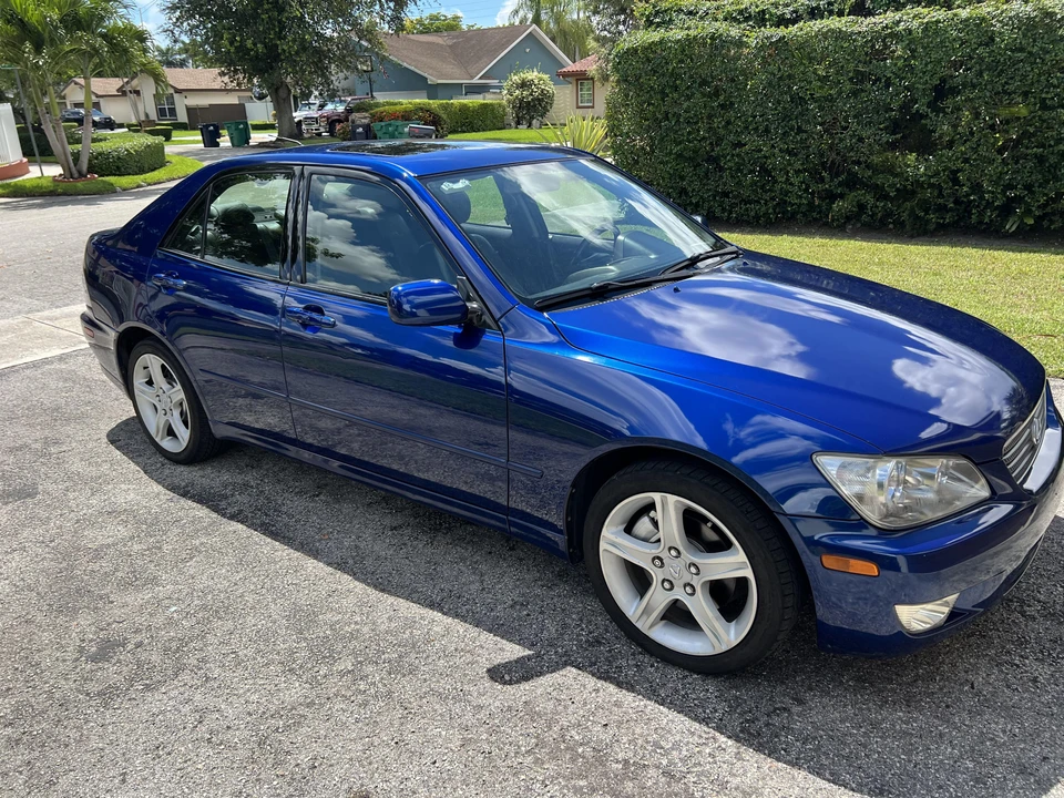 2001 Lexus IS 1st Gen - Image 12 of 30