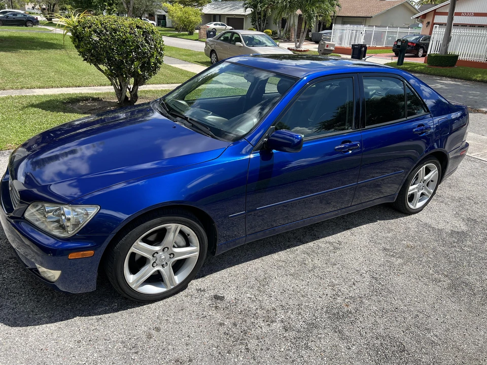 2001 Lexus IS 1st Gen - Image 9 of 30