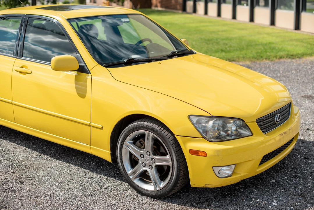 2001 Lexus IS 1st Gen - Image 19 of 31