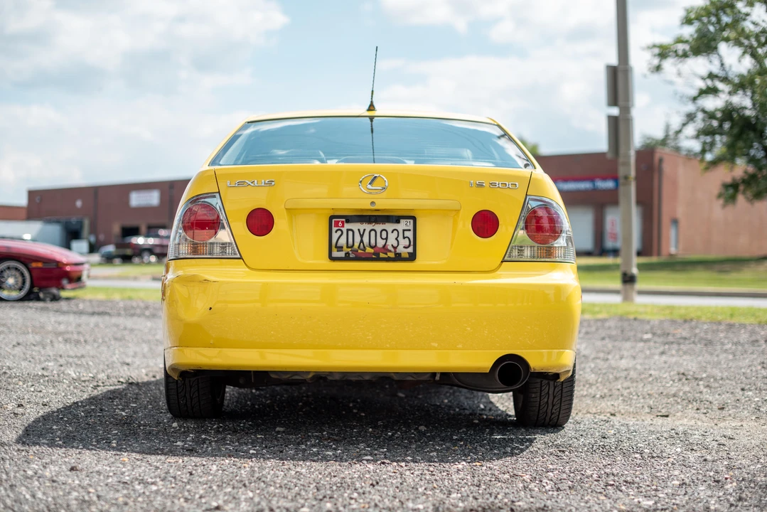 2001 Lexus IS 1st Gen - Image 14 of 31