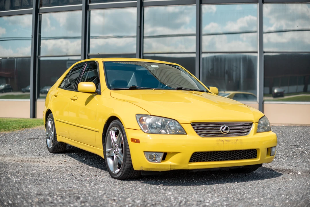 2001 Lexus IS 1st Gen - Image 18 of 31