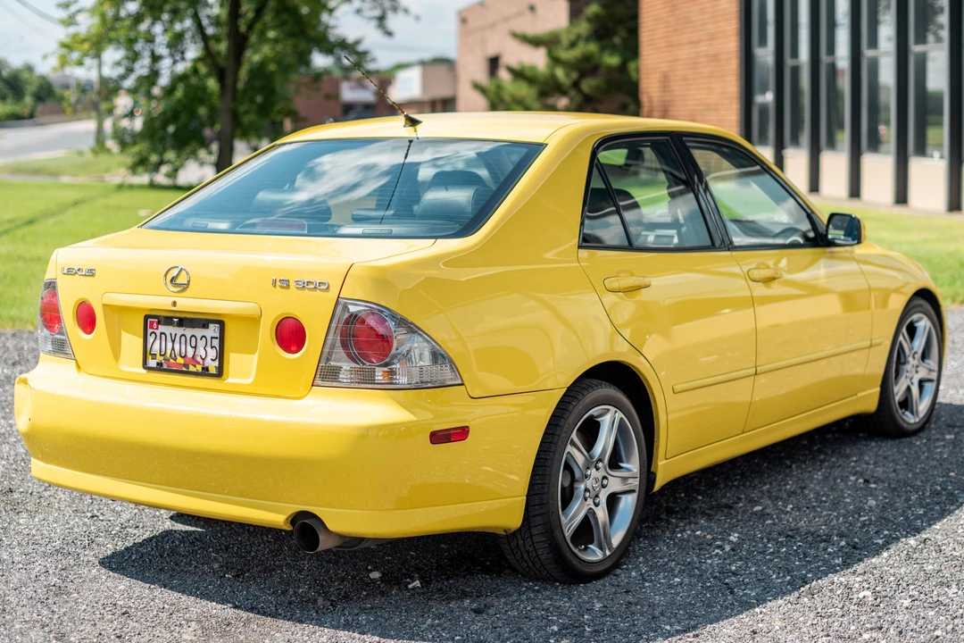 2001 Lexus IS 1st Gen - Image 4 of 31