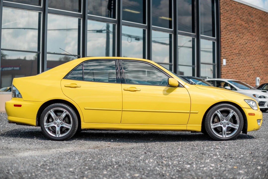 2001 Lexus IS 1st Gen - Image 3 of 31