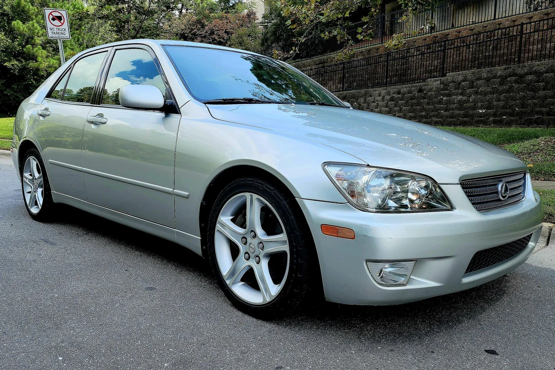 2001 Lexus IS 1st Gen - Image 22 of 31