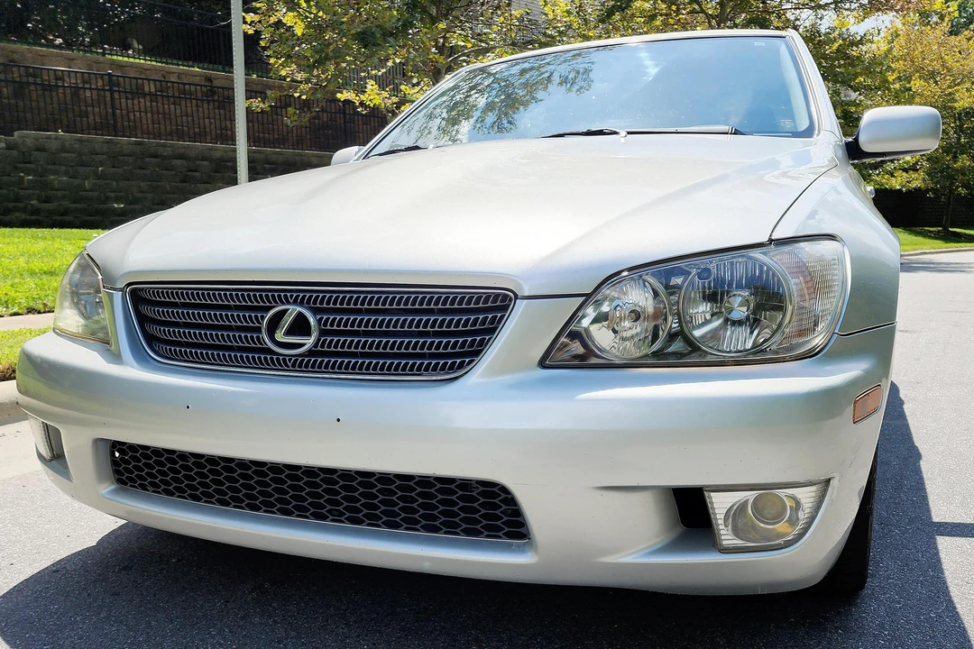 2001 Lexus IS 1st Gen - Image 9 of 31