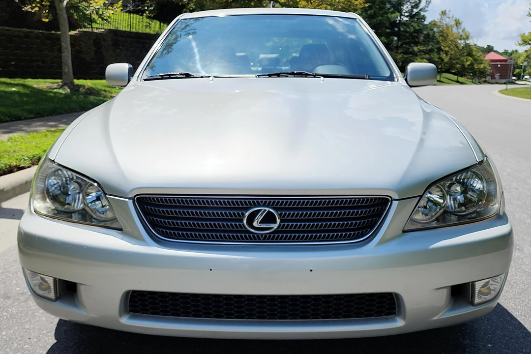2001 Lexus IS 1st Gen - Image 2 of 31