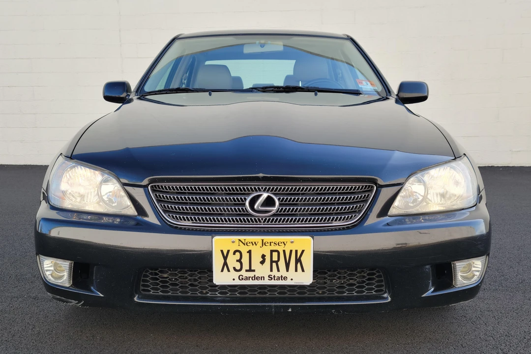 2001 Lexus IS 1st Gen - Image 2 of 31