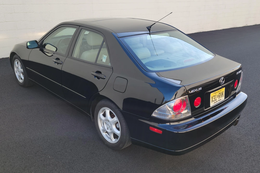 2001 Lexus IS 1st Gen - Image 4 of 31