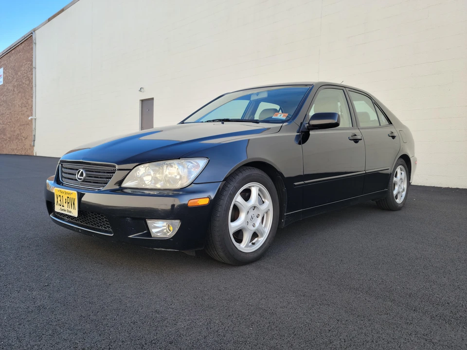 2001 Lexus IS 1st Gen - Image 12 of 31