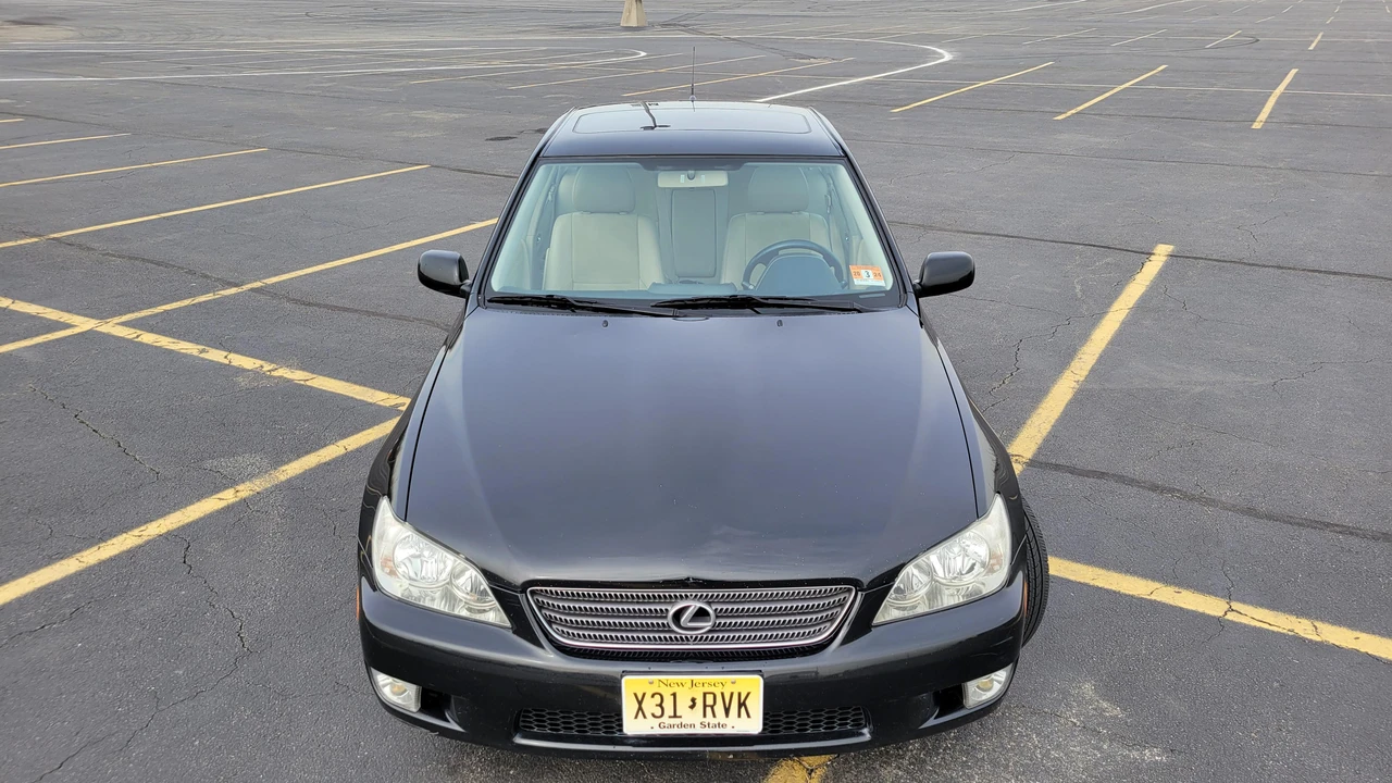 2001 Lexus IS 1st Gen - Image 8 of 31