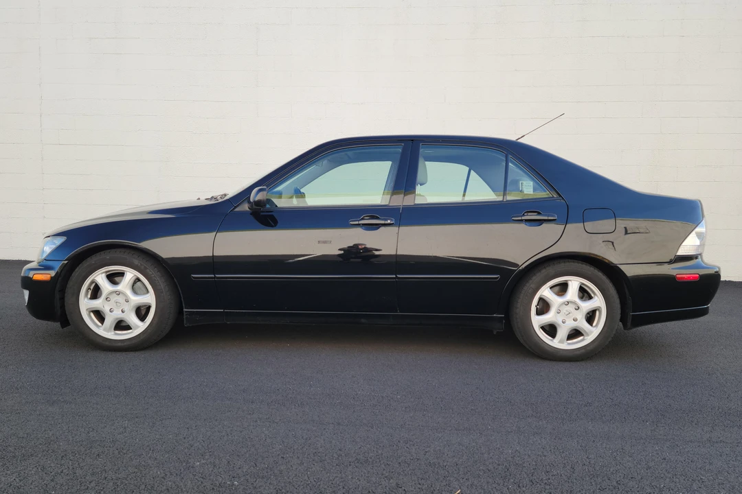 2001 Lexus IS 1st Gen - Image 3 of 31