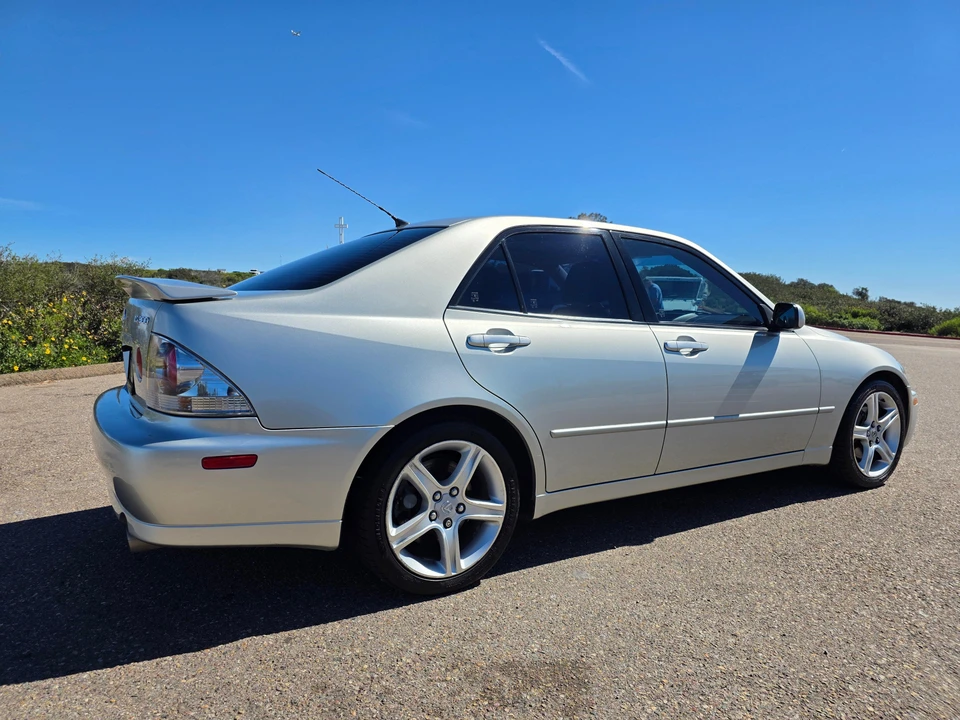 2001 Lexus IS 1st Gen - Image 7 of 31