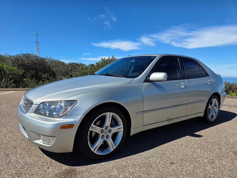 2001 Lexus IS 1st Gen - Image 6 of 31