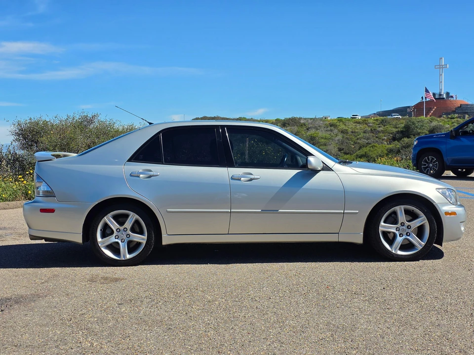 2001 Lexus IS 1st Gen - Image 8 of 31