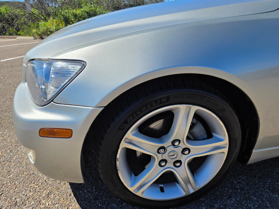 2001 Lexus IS 1st Gen - Image 23 of 31