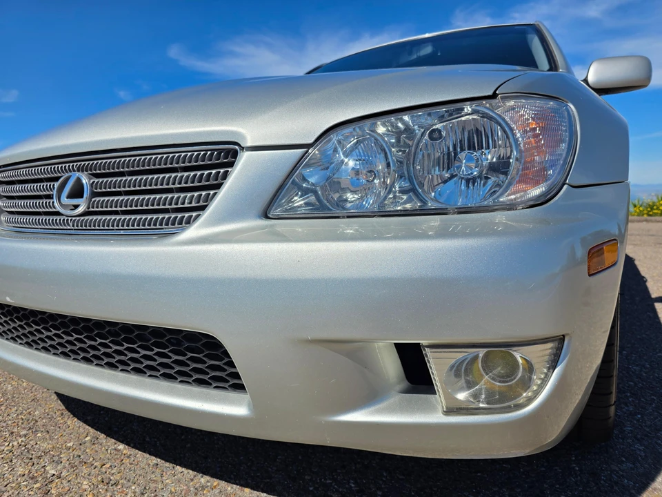 2001 Lexus IS 1st Gen - Image 15 of 31