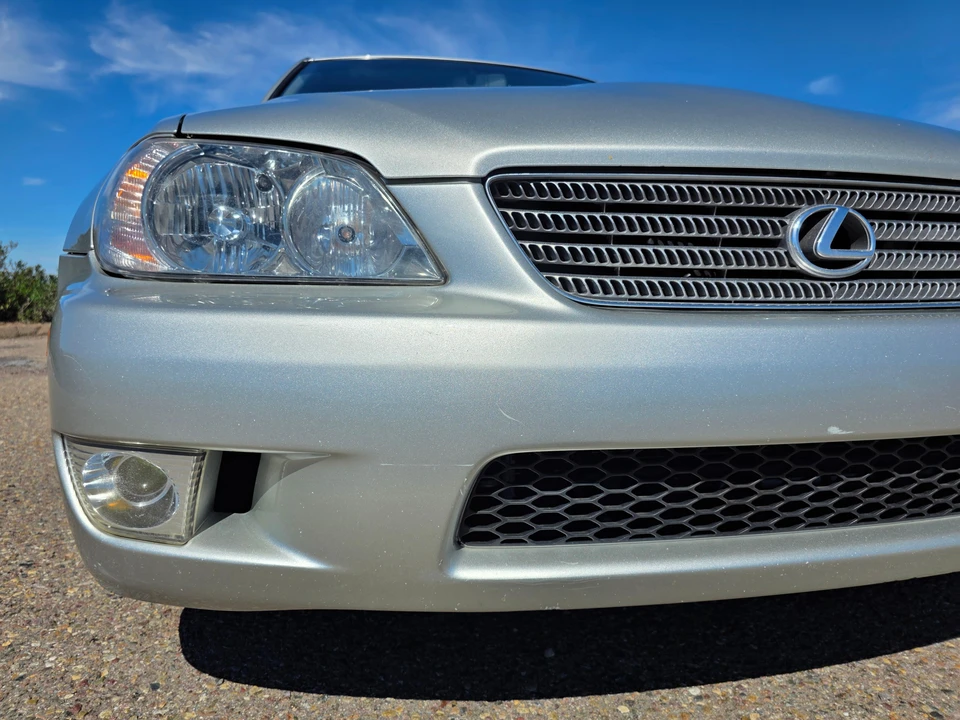 2001 Lexus IS 1st Gen - Image 11 of 31